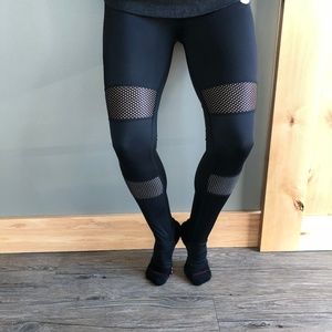 Beyond Yoga Blocked out Highwaisted Stirrup Leggin